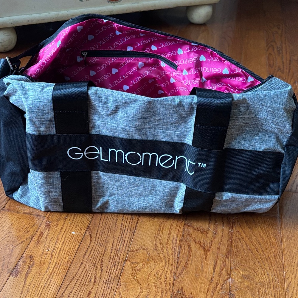 Gray and Black Women's Bag gel moment